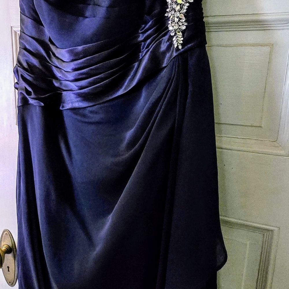 Jade by Jasmine formal gown  Sz. 14. Worn once.  Navy blue satin